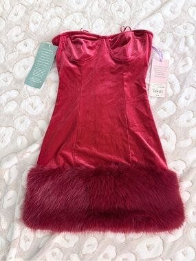 Velvet Strapless Mini Dress with Faux Fur Hem - Crimson Sz 0 NWT D24